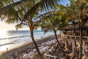 seminyak beach club,canggu beach club bali 