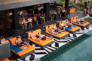 seminyak beach club,canggu beach club bali 