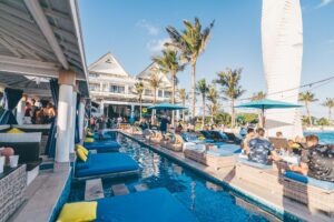 seminyak beach club,canggu beach club bali 