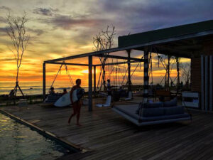 seminyak beach club,canggu beach club bali 