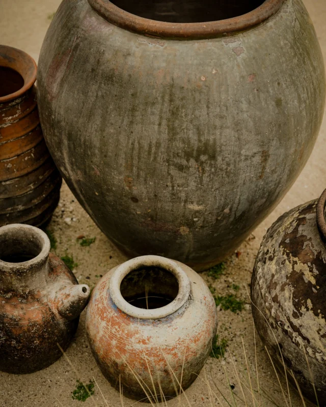 Raw textures, earthy tones, and handcrafted details that bring warmth and character to every corner.

Reserve now at maribeachclub.com 

#MariBeachClub