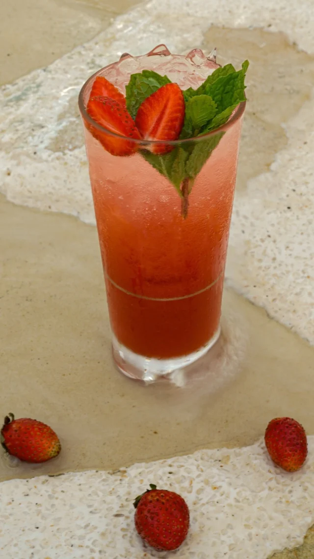 Berry Sunshine, a cocktail crafted with fresh island ingredients, bringing vibrant flavors and a touch of magic to every sip.

Reserve now at maribeachclub.com 

#MariBeachClub